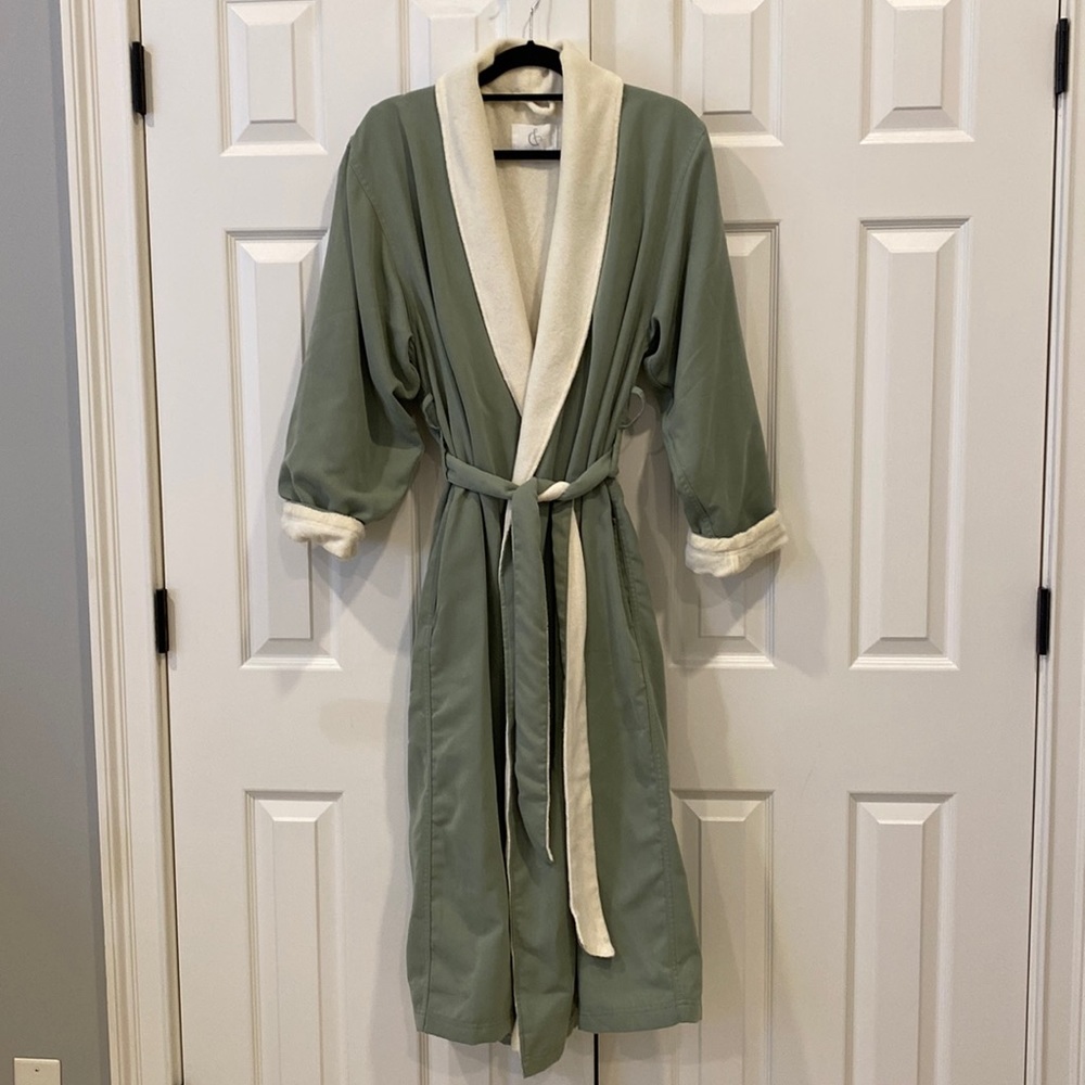 Spa robe terry cloth interior
